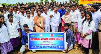 காஞ்சிபுரத்தில் ஒரு கோடி பனை விதைகள் நடும் பணி தொடக்கம்: தேவரியம்பாக்கம் ஊராட்சியில் அமைச்சர் ஆனந்த் மாவட்ட ஆட்சியர் திருமதி சினேகா ஆகியோர் தொடங்கி வைத்தனர் https://dhinakani.com/wp content/uploads/2026/09/untitled 1 copy 53.jpg